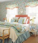 Thibaut Seaside Honeysuckle Wallpaper
